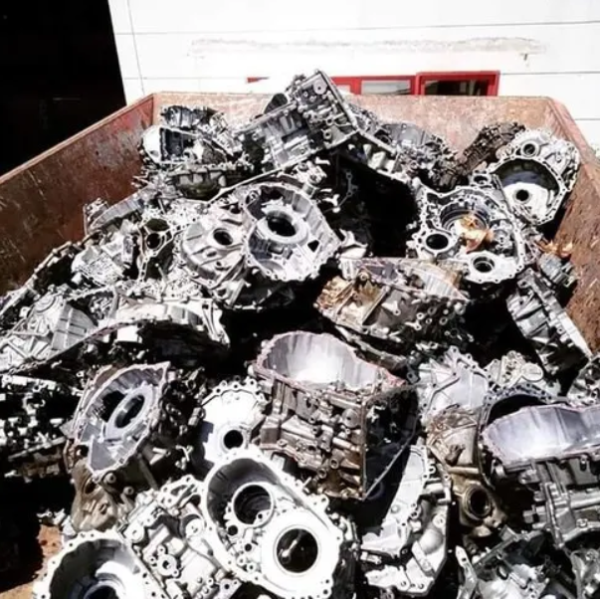 Aluminum Tense and Engine Block Car Scrap - Image 5